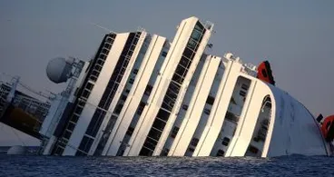 Zwei Männer betreten ein verlassenes Kreuzfahrtschiff - als sie entdecken, was sich darin befindet, rufen sie die Polizei
