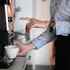 Drink je elke dag koffie uit de automaat op je werk? Onderzoekers wijzen op een mogelijk risico