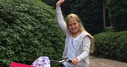 "Amalia krijgt jaarlijks 100.000 euro en ik kan de kapper van mijn dochter amper betalen!" Moet dit kunnen of niet?