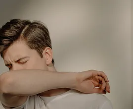 Geen corona? Dit kan ook de oorzaak zijn van je keelpijn