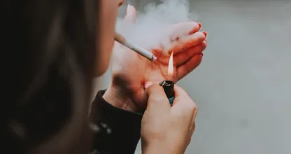 CBS: 'Helft Nederlanders wil hogere zorgpremie voor rokers'