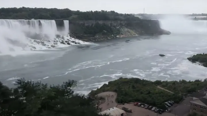 Découverte incroyable après l'assèchement des chutes du Niagara en 1969
