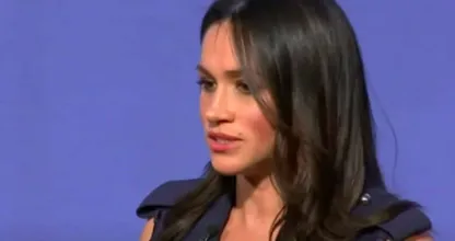 Dit is waarom Meghan Markle altijd te grote schoenen draagt