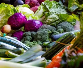 Onderzoek: meer groente en fruit eten dan aanbevolen heeft veel gezondheidsvoordelen 