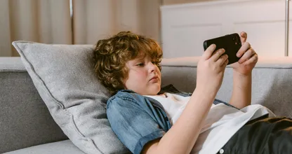 Oei: 4 signalen dat je kinderen te veel op social media zitten