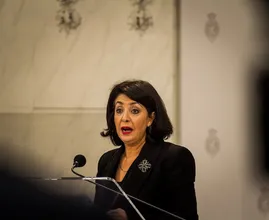 Voormalig voorzitter Arib vertrekt zonder afscheid uit Tweede Kamer