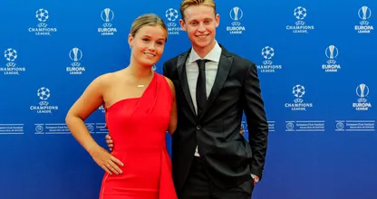 Topvoetballer Frenkie de Jong getrouwd met vriendin Mikky