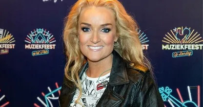 Samantha Steenwijk onherkenbaar op oude foto