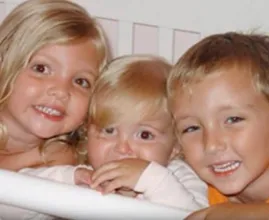 Un accident de la route tragique a tué les trois enfants de cette famille. Un an plus tard, un miracle s’est produit !
