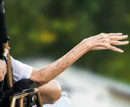 Das hier sollte jeder für seine(n) Pflegebedürftigen tun
