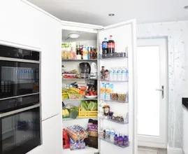 Dit is de smerigste plek in de koelkast die je vaak vergeet schoon te maken