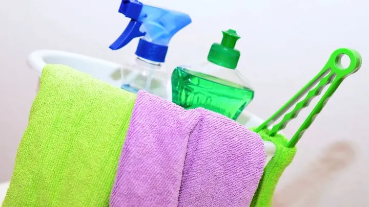 With this secret trick your mirrors will be squeaky clean in no time!