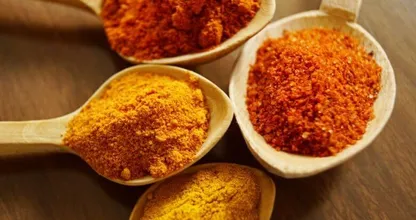 Mulher come cúrcuma todos os dias - os resultados vão surpreender você