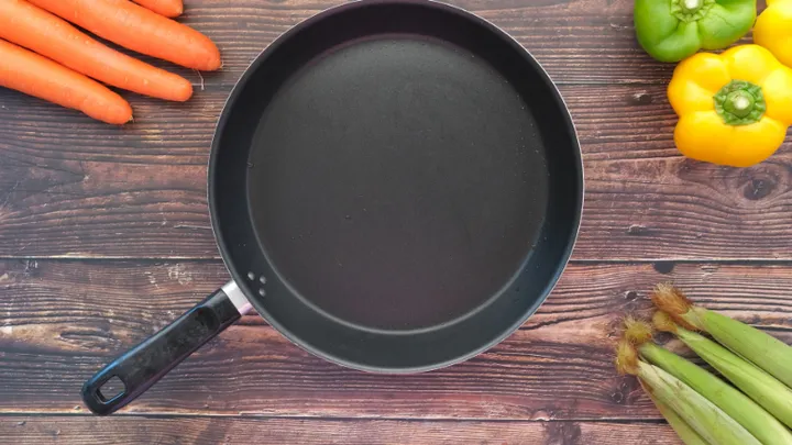 Find out: this is when you should replace your frying pan