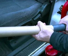 Du verwendest noch keine leere Papierrolle zum Staubsaugen im Auto? Dann verpasst du tolle Tricks.