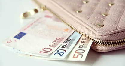 Nederlandse huishoudens zijn volgend jaar gemiddeld 300 euro duurder uit