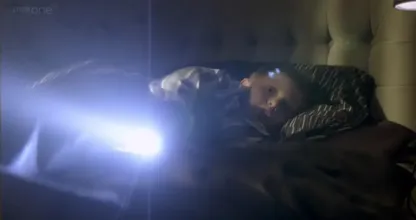 Haar 4-jarige zoontje hoorde een vreemd geluid in de slaapkamer, wat ze aantrof doet je nekharen recht overeind staan!