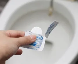 Noch nie mit Gebissreiniger geputzt? Diese 5 Dinge solltest ab jetzt nur so putzen - viel weniger Arbeit!