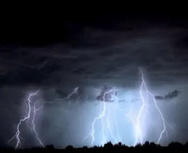Onweer in de lucht? Dit is wat je absoluut niet én wat je juist wel moet doen