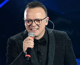 Questa è la giovane e attraente fidanzata di Gigi D'Alessio