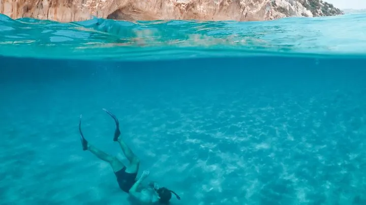 Waarom hebben niet alle zeeën en oceanen dezelfde kleur?