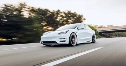 Oei: Tesla blijkt niet zo waterbestendig als gedacht