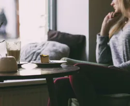 Vacature: Zweedse kunstenaars betalen je om de hele dag niets te doen