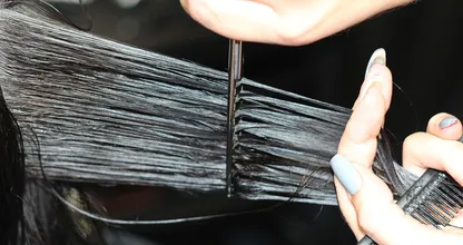 Du überlegst deine Haare kurz zu schneiden? Finde mit diesem Test heraus, ob dir die Frisur steht!