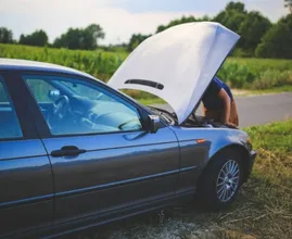 Dein Auto gibt dir diese 5 Signale, kurz bevor es eine Panne bekommt