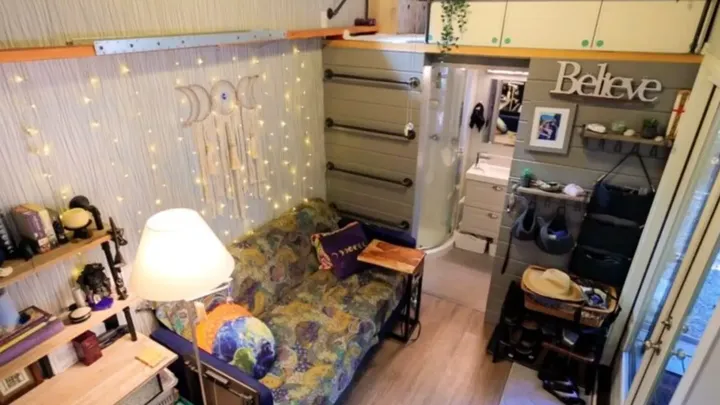 This Couple Lives In 2 Tiny Side-by-side Homes and You Won’t Believe How Much They Save Every Month!