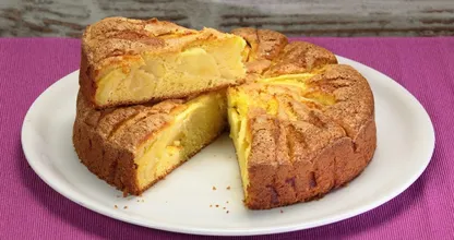 Dieser beschwipste italienische Apfelkuchen bringt das Kaffeekränzchen in Schwung!