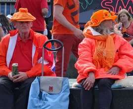Houd de paraplu maar gereed: ‘Koningsdag verloopt koud en nat’