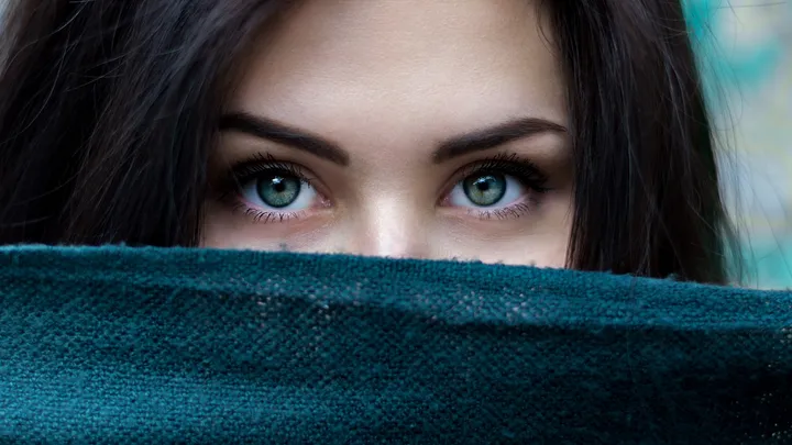 ¿Quieres cejas perfectas? Lógralas en 4 maneras sin salir de tu casa