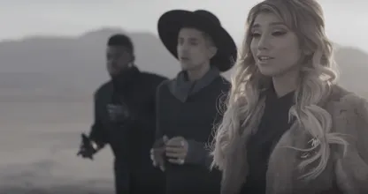 Deze versie van "Hallelujah" geeft mensen over de heel wereld kippenvel... Dit MOET je  horen!