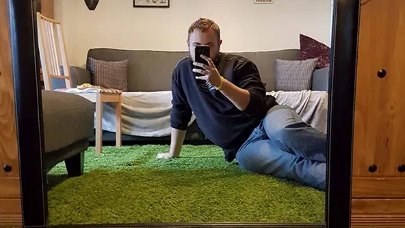 15 photos de personnes qui tentent de vendre des miroirs