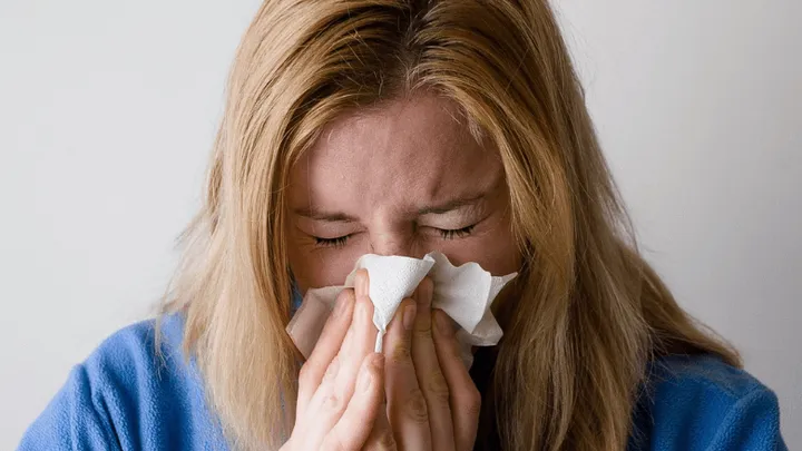 Si tratta di influenza, raffreddore o COVID? Come distinguerle