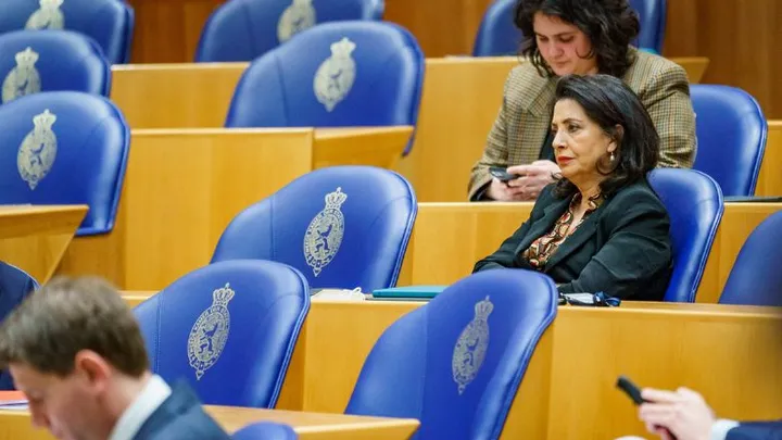 Oud-Kamervoorzitter Arib werkt niet mee aan onderzoek grensoverschrijdend gedrag
