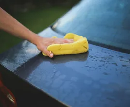 9 pratici sistemi di pulizia per la tua auto