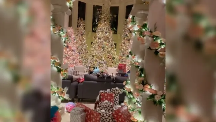 Tienes que ver cómo celebran la Navidad estos 29 famosos: ¡no te lo vas a creer!