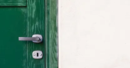 Cuidado: ¡Cierre las puertas de tu casa antes de irse a dormir! ¡Puede salvar tu vida!