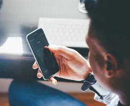 Helft van de Nederlanders beveiligt smartphone niet goed