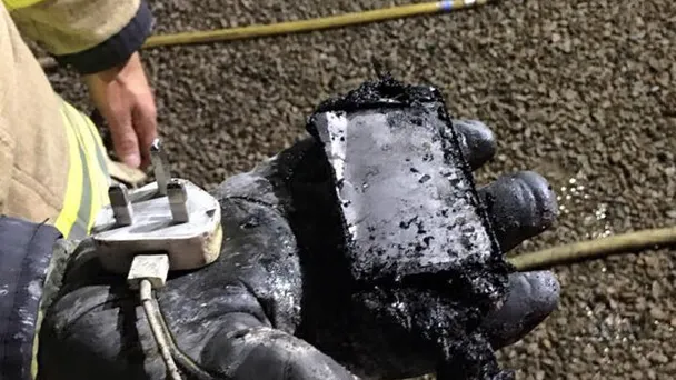 Laut Feuerwehr ist dies der gefährlichste Ort dein Handy aufzuladen.