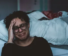 Dit is hoelang het duurt om over een verbroken relatie heen te komen