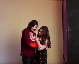 Bibi en Waylon delen schattige kiekjes van drie maanden oude Teddy
