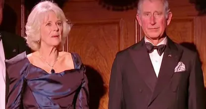 De 53-jarige Simon weet het zeker: hij is de zoon van prins Charles en Camilla
