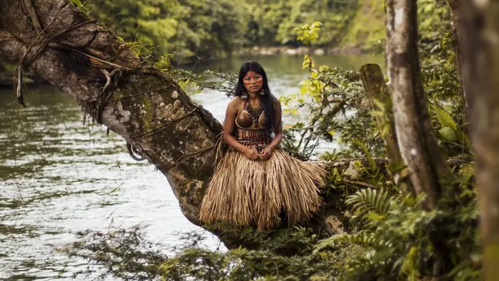 30 beautiful women from around the world