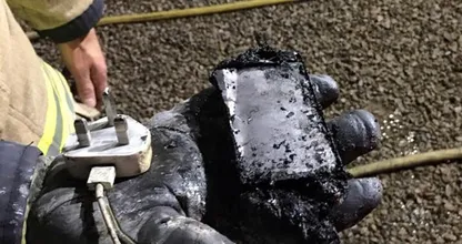 Laut Feuerwehr ist dies der gefährlichste Ort dein Handy aufzuladen.