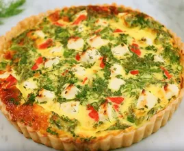 Du wirst dir nach dieser schmackhaften Quiche mit Lachs, Spargel und Frischkäse garantiert die Finger lecken!