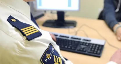 Wat?! Deze man heeft wel een HELE aparte reden om een omstander van een terroristische aanslag aan te geven!