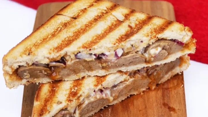 Frikandellen Fan? Dann musst du dieses leckere Sandwich-Rezept mal probieren.